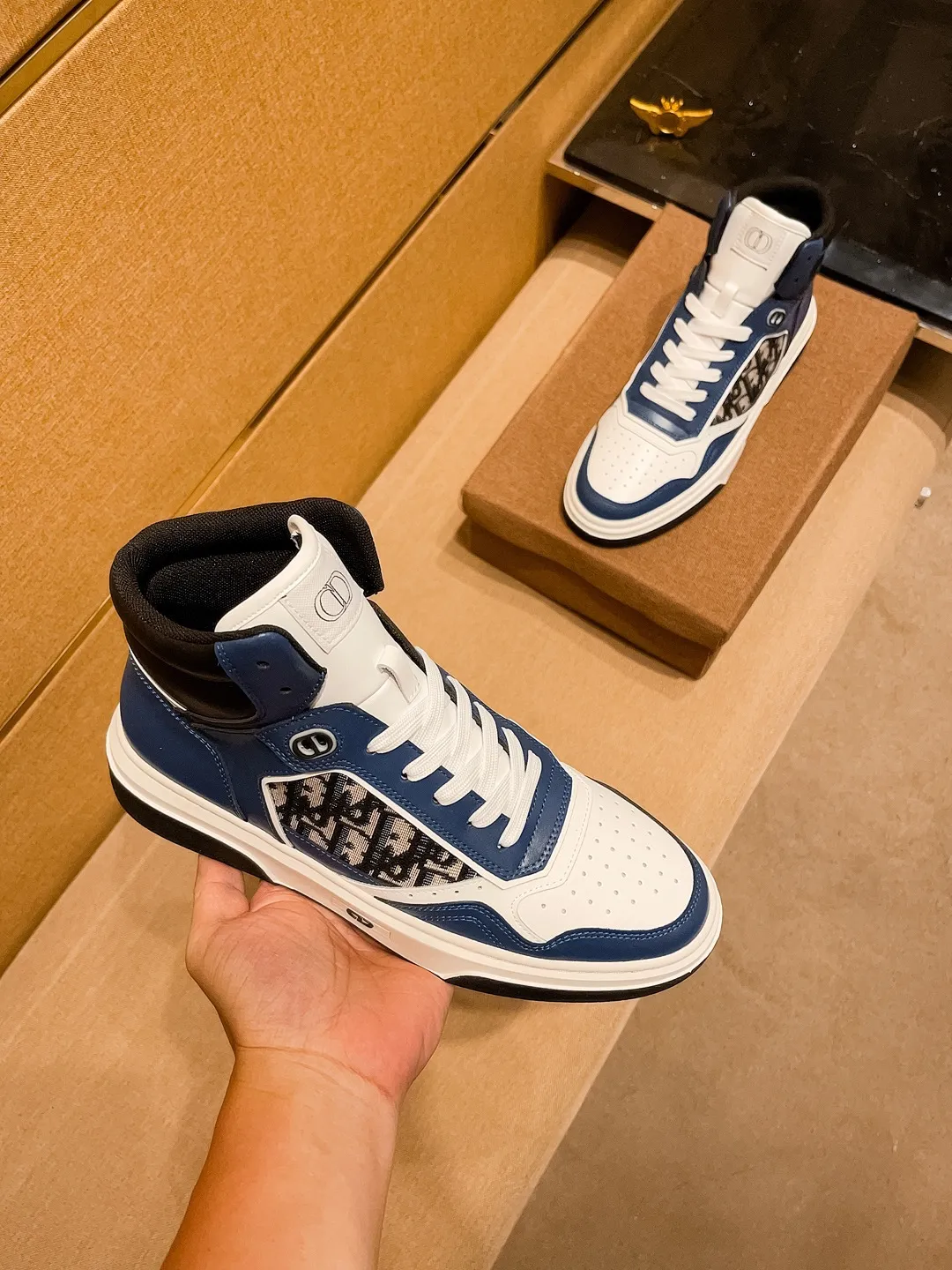 Men's shoes💰 480💰[Dior]🔥 High-end men's shoes brand official website 1:1 latest masterpiece: the upper is made of Italian imported first-layer cowhide with a comfortable and breathable lining➕original non-slip and wear-resistant outsole🔥, making walking more convenient and comfortable! An exclusive new model, a stunning work, a beautiful 1:1 replica [color] compared to the official quality! Create a fashionable personality to set off your uniqueness! A must-have for trendy men! Classic🔥Size: 38-44 Color: 🔥Multiple colors available🔥.